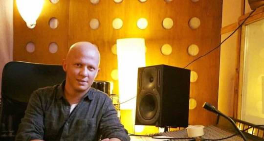 Producer and AI to Human - Max Hons