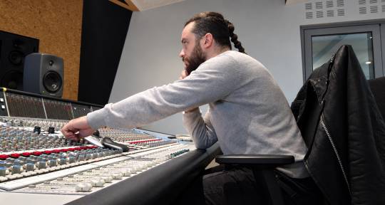 Mixing Engineer - Guitarist - John Kaneris