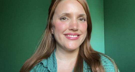 songwriter, singer, voice-over - Malena Oriolo