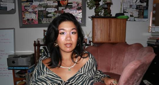 R&B/Pop/Soul Singer/Songwriter - ZOE.