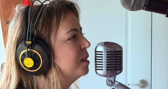 Session Singer & Vocalist - Wendy Rodrig