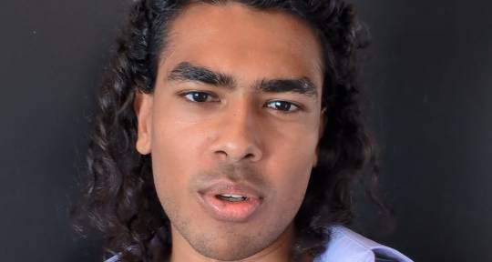 Singer - Ahbab Ashraf