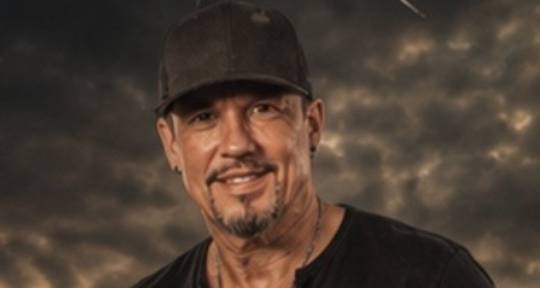Grunge-rock vocalist - Larry Burnt