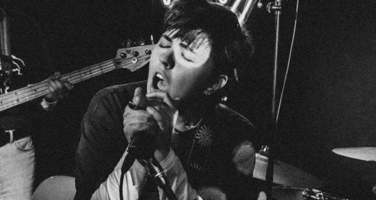 Queer Guitarist & Bassist - Paula de Vega