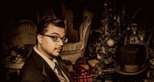Versatile Pianist, Vocalist. - Aaron Tagliaboschi