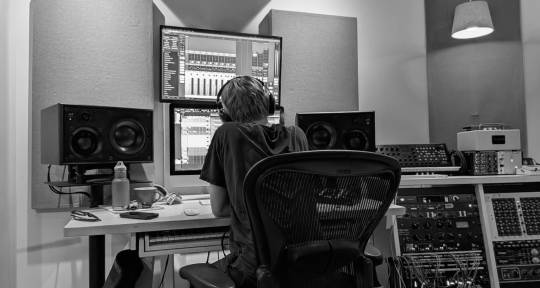 Pop Producer & Songwriter - Tom Oliver