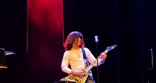 experienced lead guitarist - Seth D