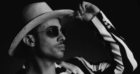Pop session, funk, soul singer - Riccardo Trombini