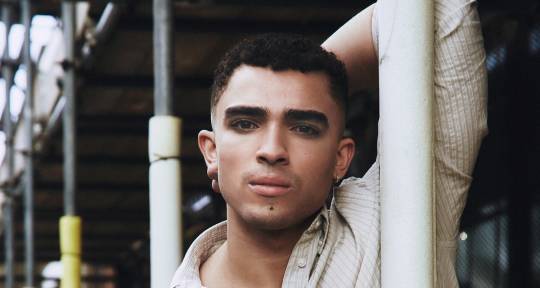 Singer, songwriter - Amonik