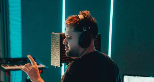 Pop x EDM Singer & Songwriter - AIVAN