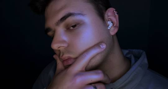 Songwriter & Topliner - Antón Bulaev