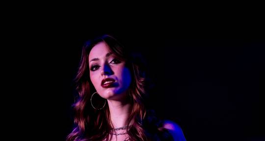 Rock Session Guitarist - Bella Perron
