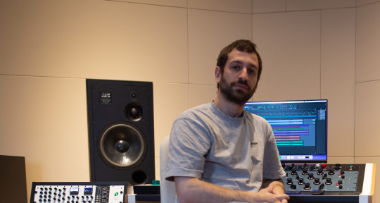 Mix engineer, Remixer&producer - Jordi chu.