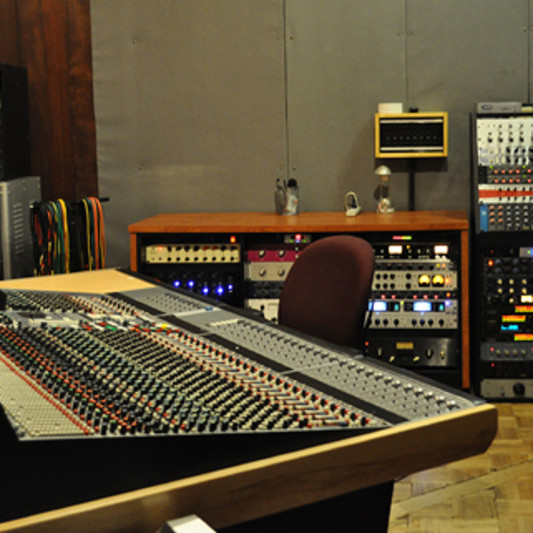 Studio SQ on SoundBetter