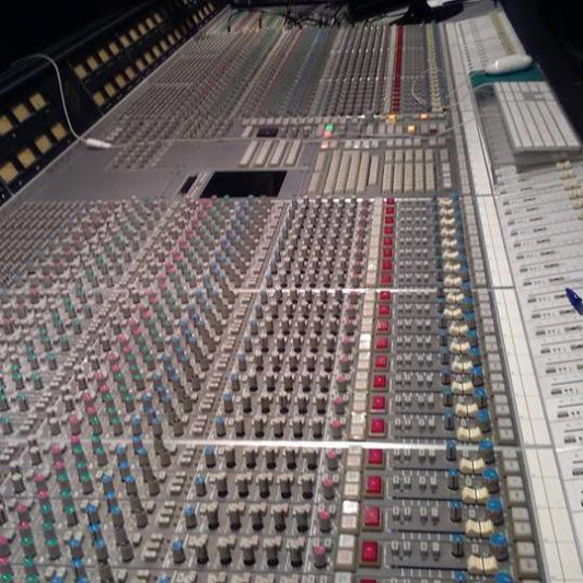 massive sound Anthoulas on SoundBetter