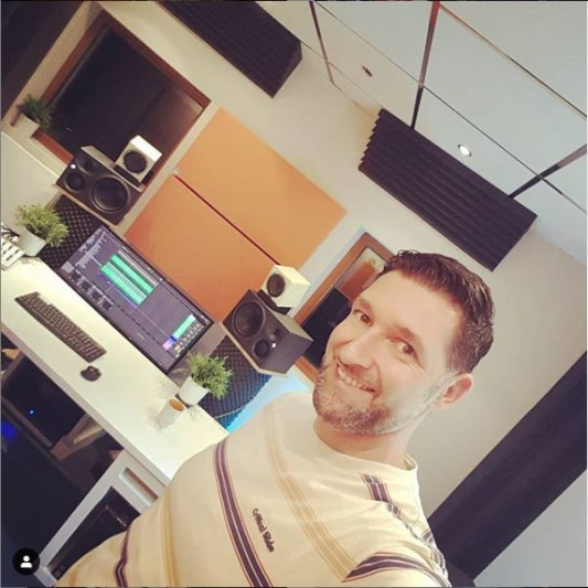 School´s out Studios on SoundBetter
