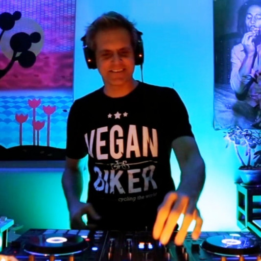 Dj Luciano Lucky on SoundBetter