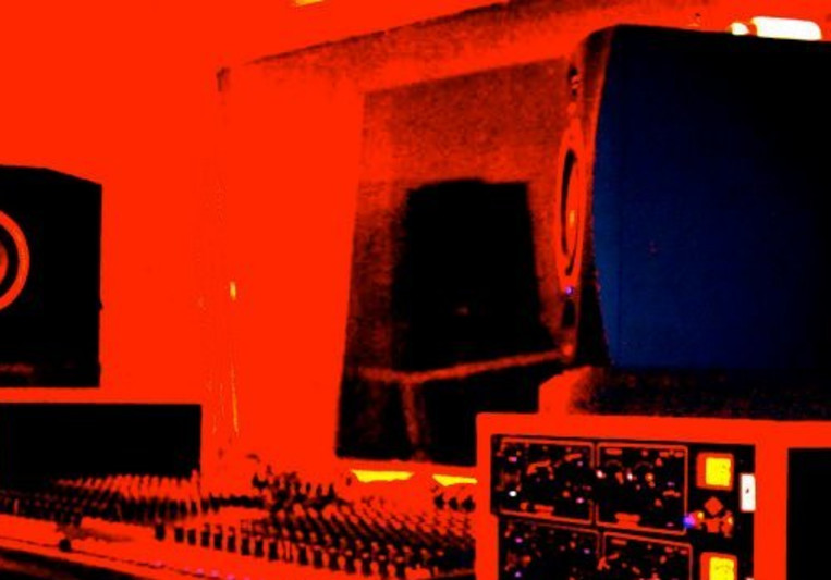 Amplifying Glass Studio on SoundBetter