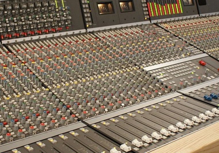 WMS - the Warsaw Mixdown Suite on SoundBetter