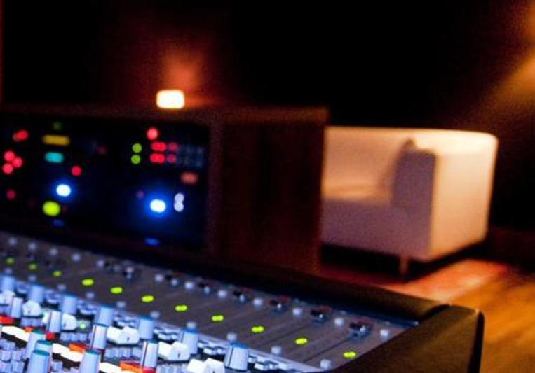 Revolver Recording Studios on SoundBetter