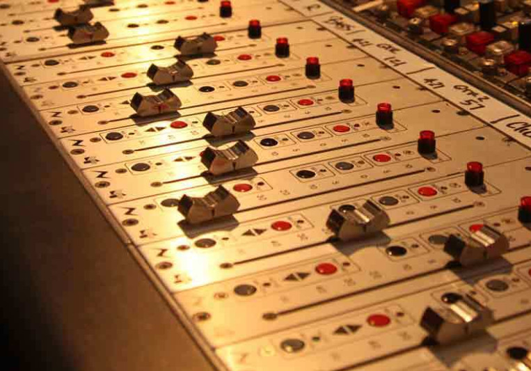 World Class and Industry Standard Recording, Mixing & Mastering Services. on SoundBetter