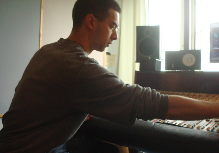 Tomess on SoundBetter