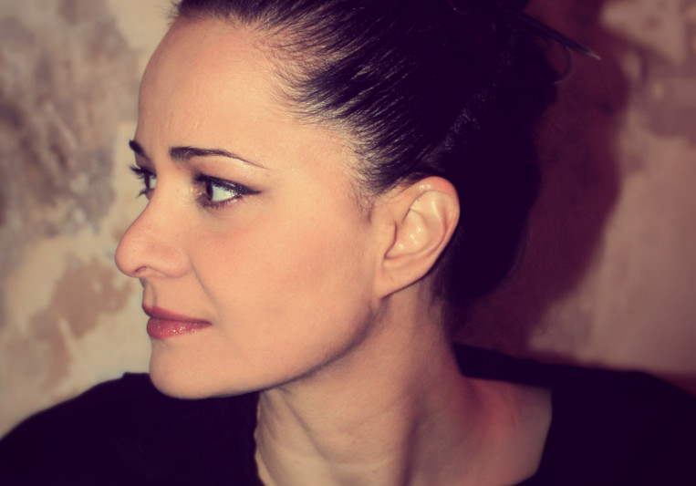 Zinovia Arvanitidi on SoundBetter