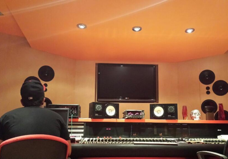 Adrian Romero on SoundBetter