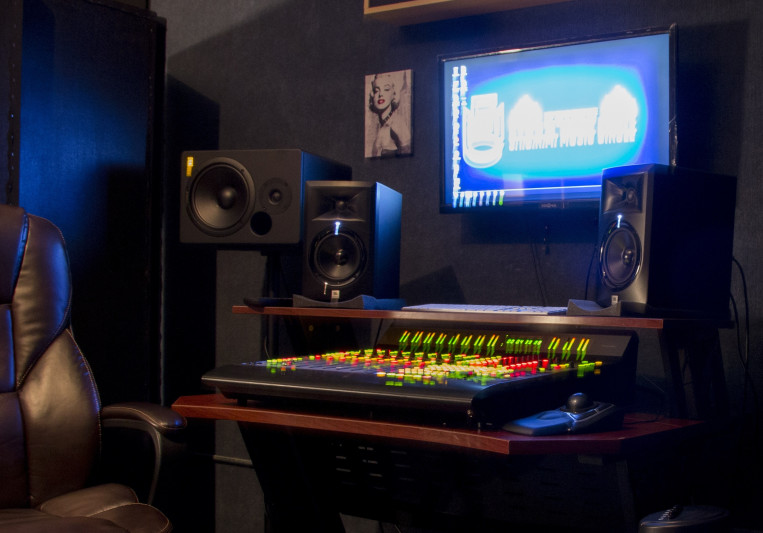 SMC Studio on SoundBetter