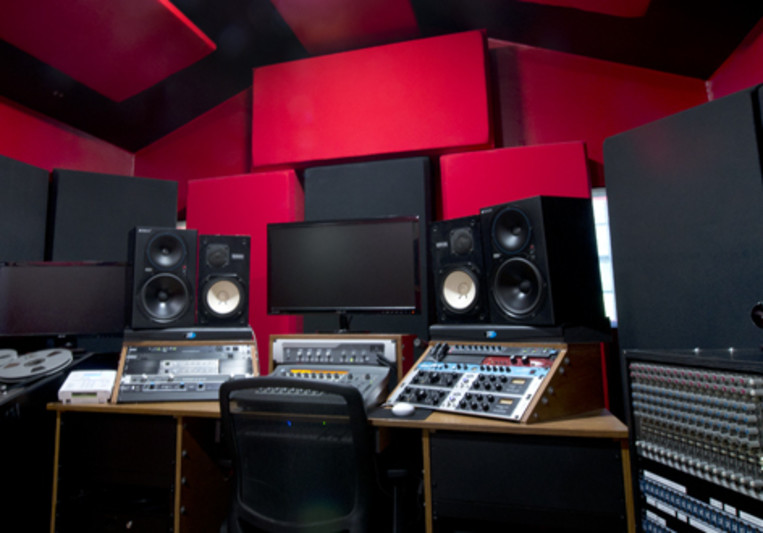 Greg Schettino / AFA Studio on SoundBetter