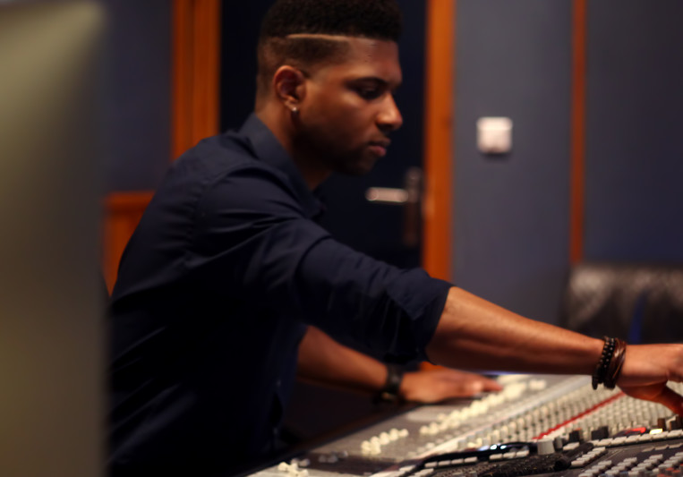 Aaron on SoundBetter