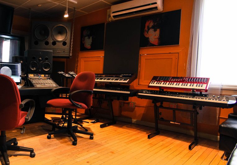 Smash Studios on SoundBetter