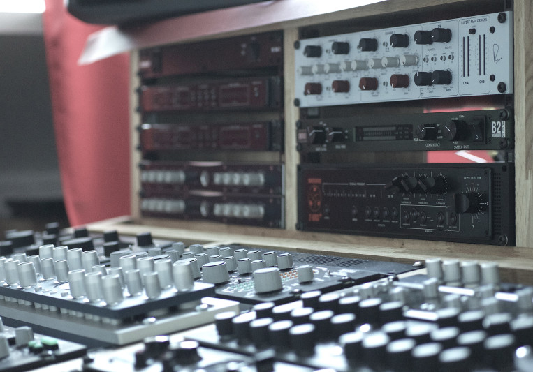 Wanalog Studios on SoundBetter