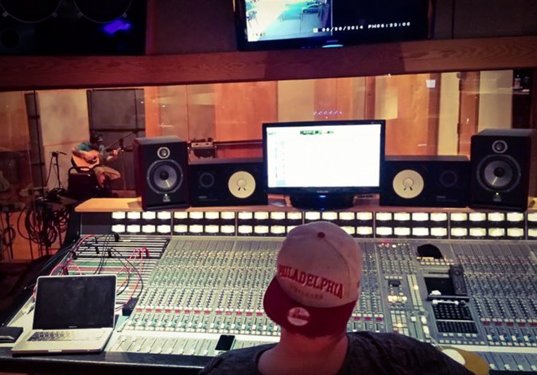 Tommy Oliphant on SoundBetter