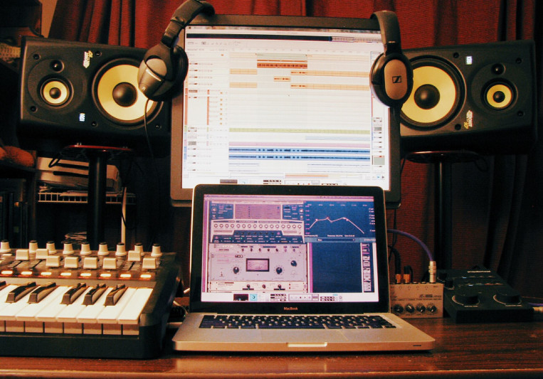 Moon Rock Sound on SoundBetter