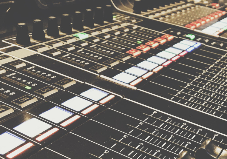 Noah Schmidt on SoundBetter
