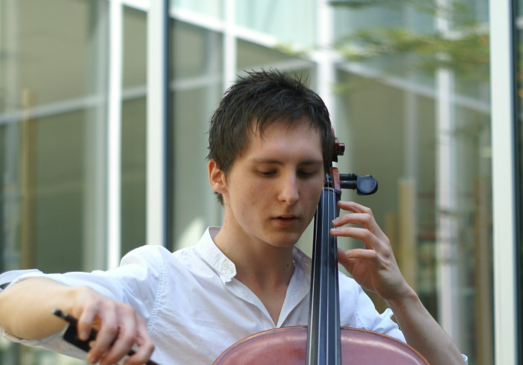 YannCelloSolo on SoundBetter