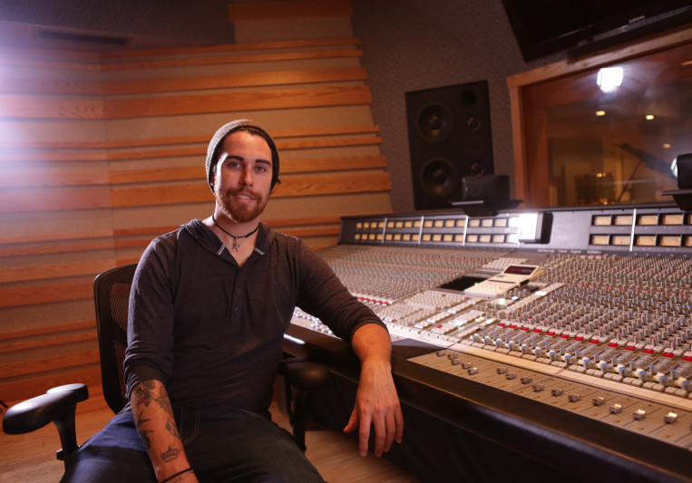 Johnny Whiteside on SoundBetter