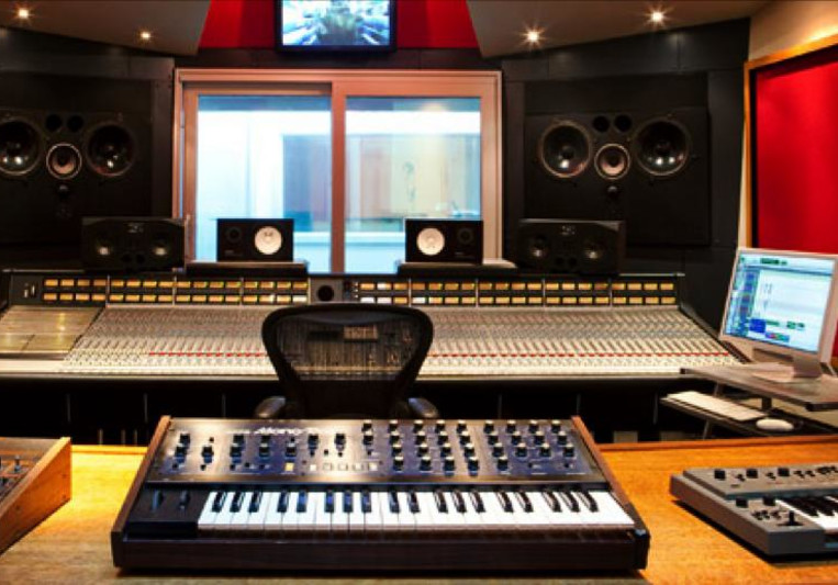 Ali Stone on SoundBetter