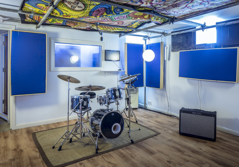 Paddock Studio on SoundBetter