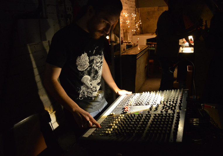 Danny Lights on SoundBetter