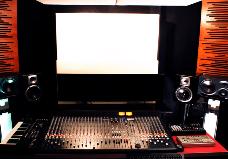 Goldfingers Studio on SoundBetter