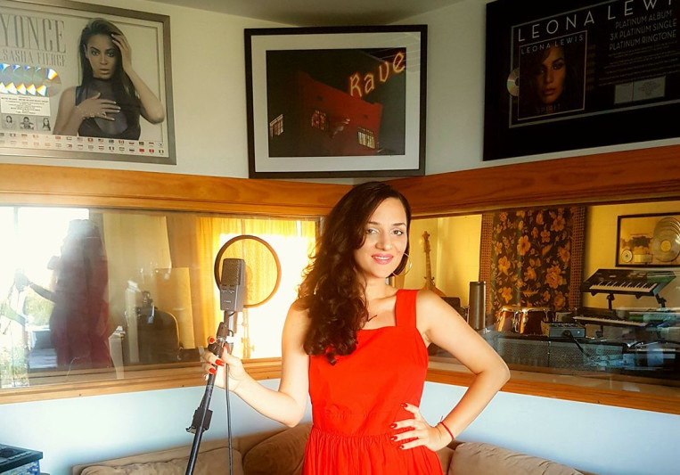 ALEXA CRUZ on SoundBetter