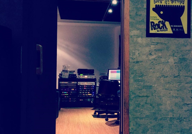 Krönös Estudio on SoundBetter