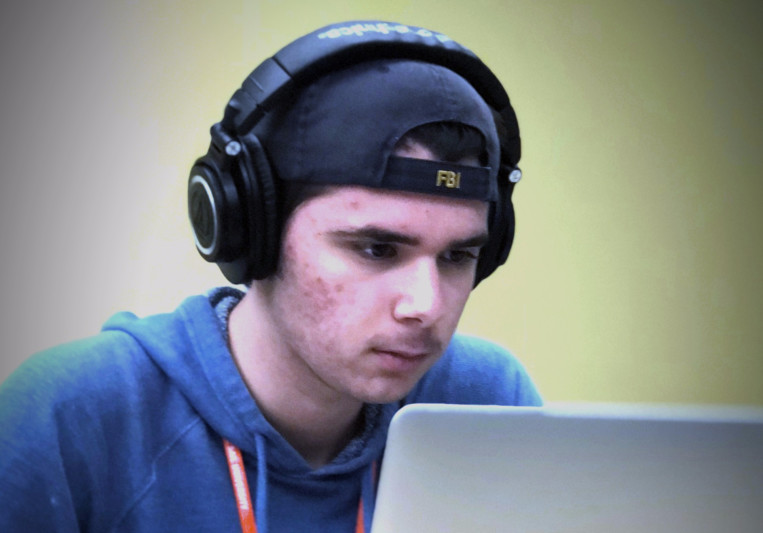 Paul Brown (Dronix) on SoundBetter