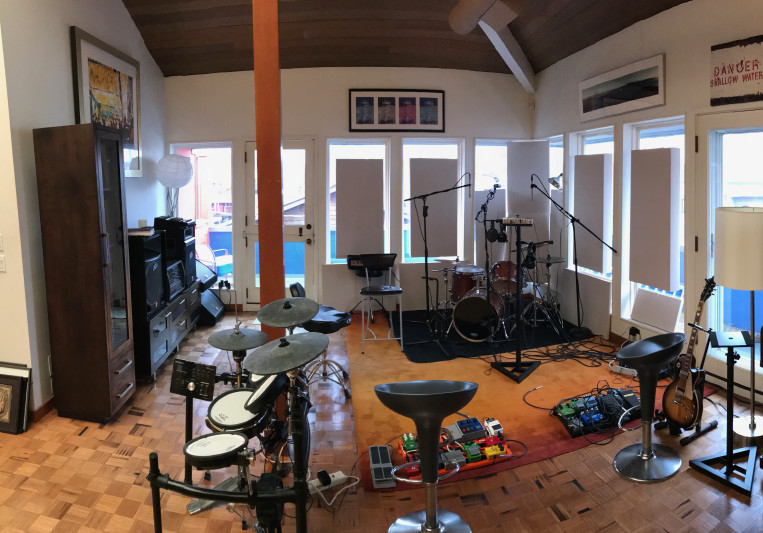 Seattle Houseboat Studio on SoundBetter