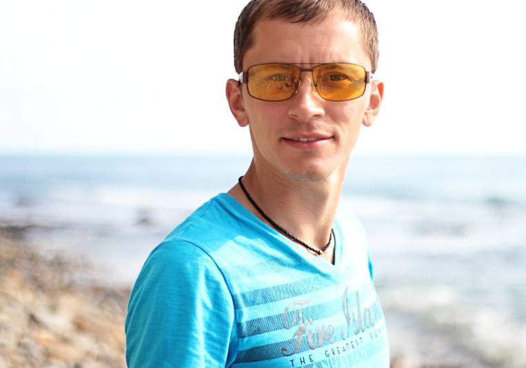MoVoX on SoundBetter