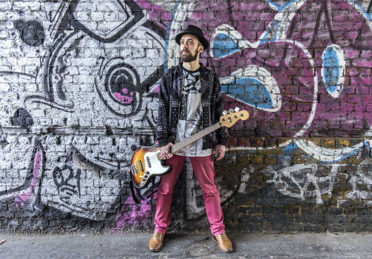 Damien Ricaud on SoundBetter