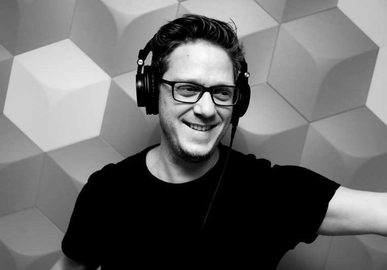 Abstract Source Mixing on SoundBetter