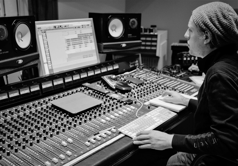 Aaron Hogan on SoundBetter
